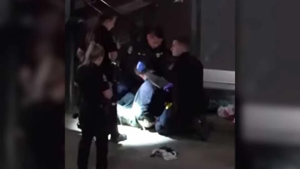 Kyla Lee in Vancouver is Awesome: Video: Vancouver police use taser on man during mental health crisis